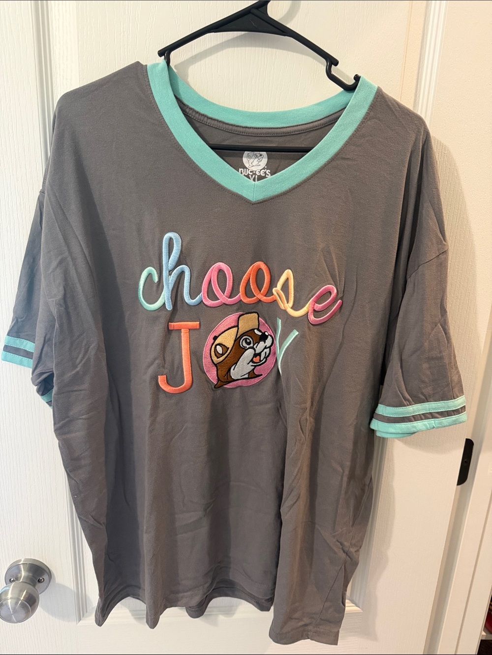 Buc-ee's Choose Joy Gray Short Sleeve Tee with Mint Trim